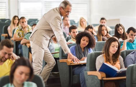 Amours Interdits Entre Professeurs Et étudiants Le Devoir