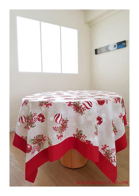 Nappe de Noël rectangulaire bordure rouge 150x250 cm Réf 272 Linge