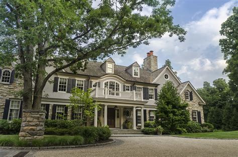 Gorgeous Classic Colonial Home Exterior