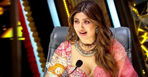 Indias Got Talent 10 Shilpa Shetty Goes An Extra Mile To Praise