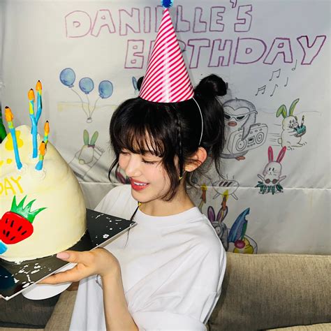 230411 NewJeans Twitter Update - Happy Danielle Day | kpopping