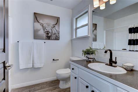 Modern Farmhouse Farmhouse Bathroom Boise By Lyn S Design Style