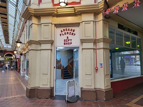 Retail Premises To Let In Victorian Arcade Walsall West Midlands Ws1