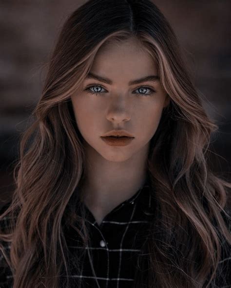 Pin By Sabrina Hemmersbach On Rpg Echt Brown Hair Blue Eyes Girl