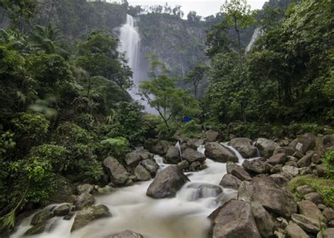 Berwisata Ke Air Terjun Tertinggi Di Indonesia Vianews Id