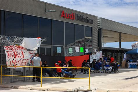 Celebra Amlo Fin De Huelga En Audi Municipios Puebla Noticias Del