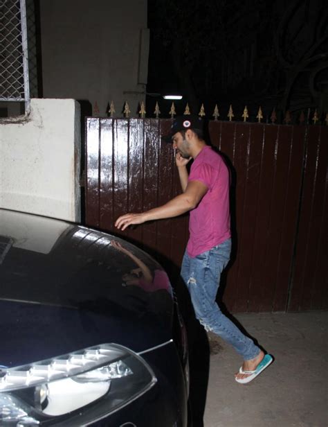 Varun Dhawan spotted at Natasha Dalal house - Photos,Images,Gallery - 62131