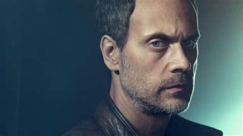 Star Trek Picards Todd Stashwick Is A New Kind Of Starfleet Captain