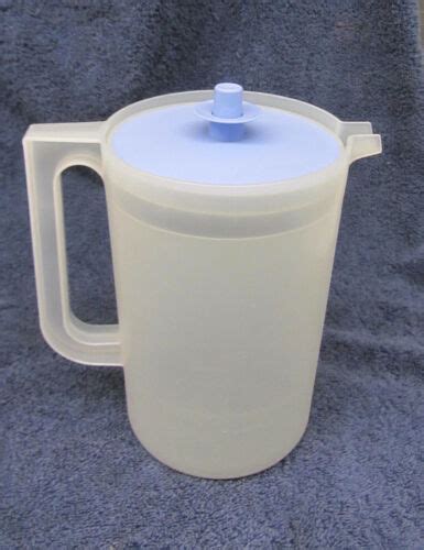 Vtg Tupperware Clear Qt Pitcher Blue Push Button Seal Lid Ebay