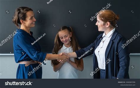 36 Parent Teacher Shaking Hands Images Stock Photos And Vectors
