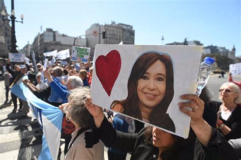 Argentina El Detenido Por El Ataque A Cristina Fern Ndez Pos Con El