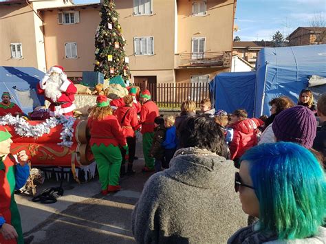 Da Montecarlo A Cascia Per Portare Una Slitta Carica Di Doni Ai Bimbi