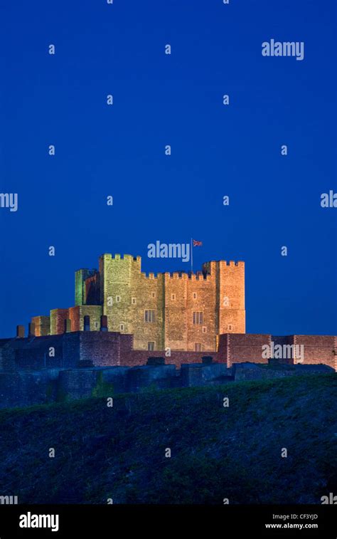 A view of the keep of Dover castle at night Stock Photo - Alamy