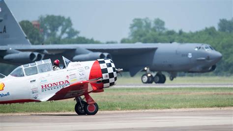 An At Texan Pilot Watches A B H Stratofortress Nara Dvids