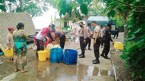 Giat Purnama Polsek Negara Distribusikan Ribu Liter Air Bersih Ke