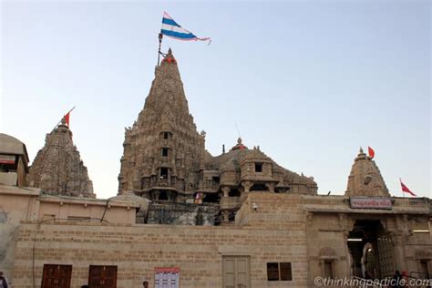 Dwarkadhish Temple - TempleDairy