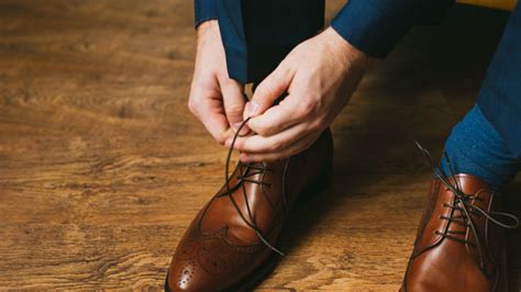 Vente Quelles Chaussures Avec Un Costume Bleu En Stock