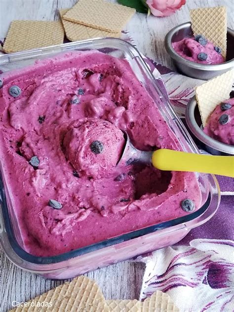 Helado Casero De Frutos Rojos Cremoso Y Bajo En Calorías Caceroladas