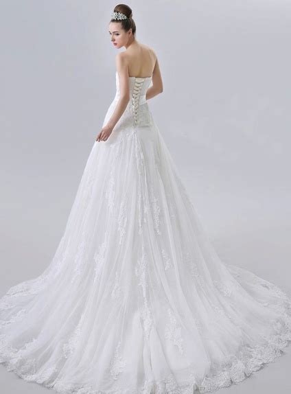 A Line Strapless Chapel Train Tulle Wedding Dress