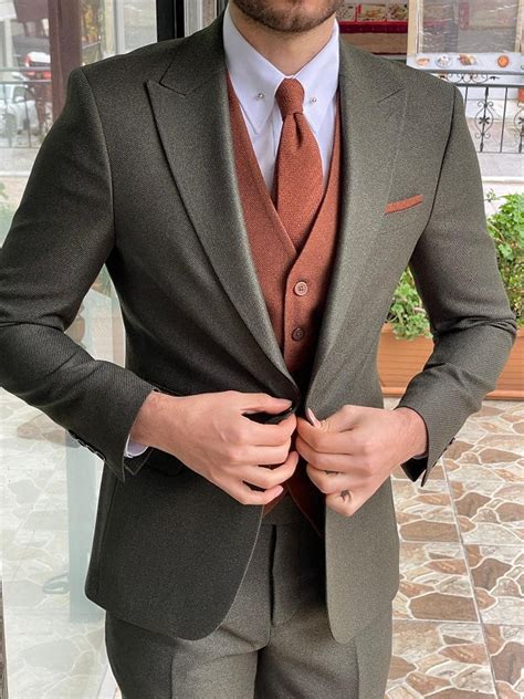 Bojoni Austin Green Slim Fit Peak Lapel Wool Suit Bojoni