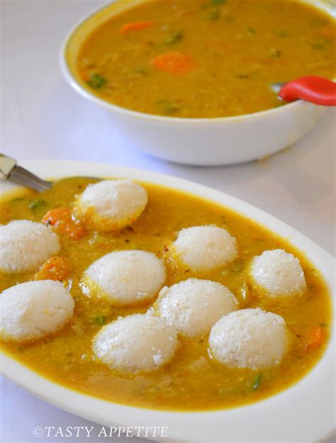 Sambar Idly / Mini Idly with Sambar / 14 Idlies: