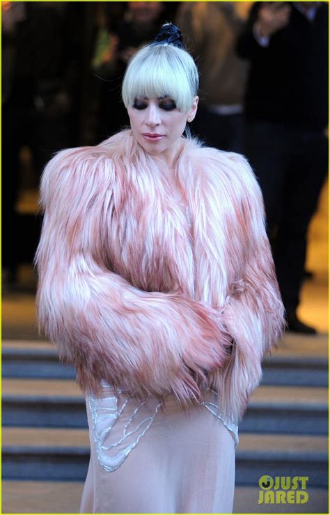 Lady Gaga Wears A Pink Fur Coat In Milan Photo 4016376 Lady Gaga