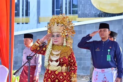 Upacara Peringatan Hardiknas Di Kota Jambi Sri Purwaningsih