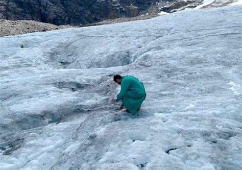 C Plastica Sul Ghiacciaio Dello Stelvio