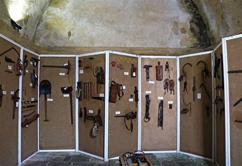 Throwback Thursday: Cave Dwellers – Matt & Jessica's Sailing Page