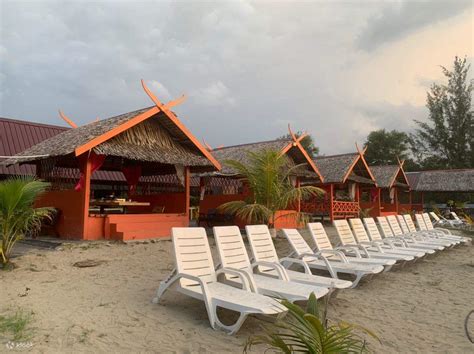 Crucero por la vida silvestre y las luciérnagas al atardecer en el río