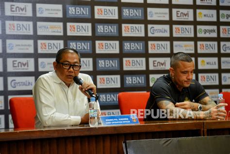 Radja Nainggolan Resmi Diperkenalkan Sebagai Pemain Bhayangkara FC