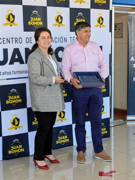 CELEBRAMOS 41 AÑOS DE EXCELENCIA EDUCATIVA EN EL CFT JUAN BOHON Juan