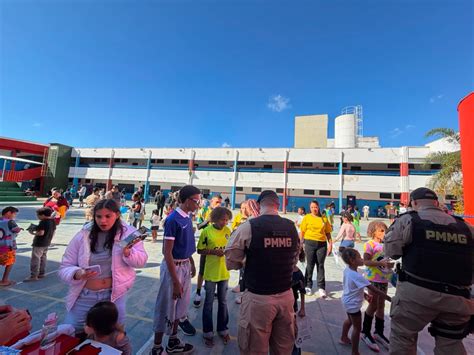 Emei Pedreira Prado Lopes - Ação social promovida pela PMMG movimenta a Pedreira Prado Lopes