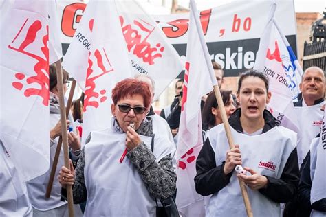 Pracownicy Sanepidu Protestowali Pod Urz Dem Wojew Dzkim Czego Si