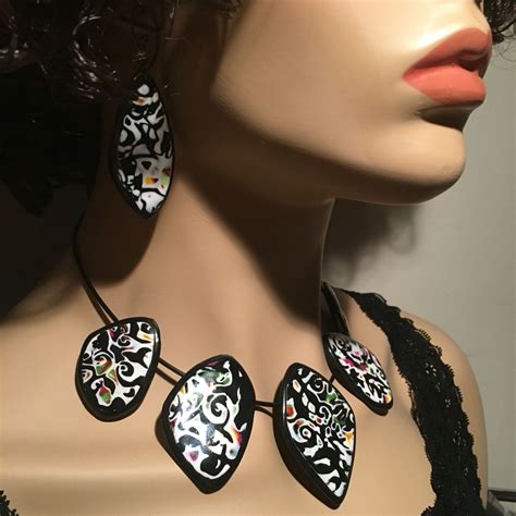 Collier Et Boucles D Oreilles Inspiration Effet Graffiti Pinklily