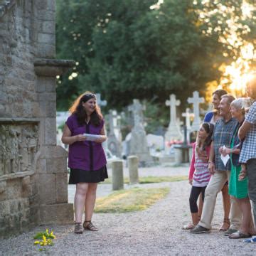 De Religieuze Bouwwerken Enclos Paroissiaux Tourisme Bretagne