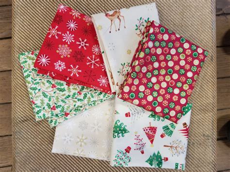 Traditional Metallic Christmas Fat Quarter Bundle