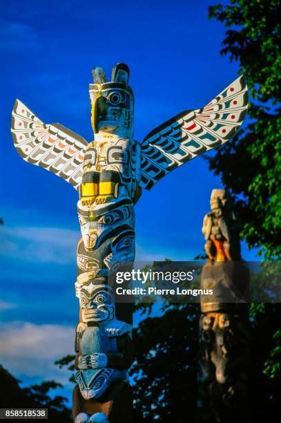 100 Totem Pole Wings Stock Photos High Res Pictures And Images