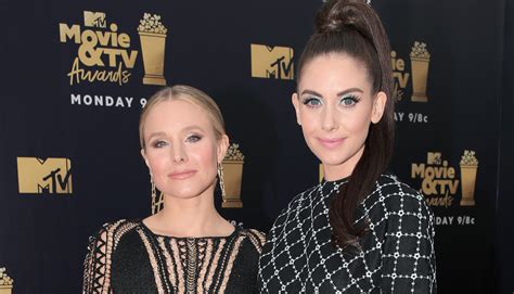 Kristen Bell Alison Brie Meet Up At MTV Movie TV Awards 2018