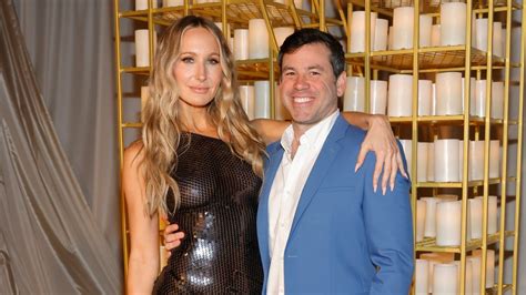 Does Nikki Glaser Have a Boyfriend? Relationship and Dating Updates | Life & Style