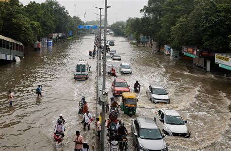 Delhi Water Level Of Yamuna Hovers Around Danger Mark May Rise Again