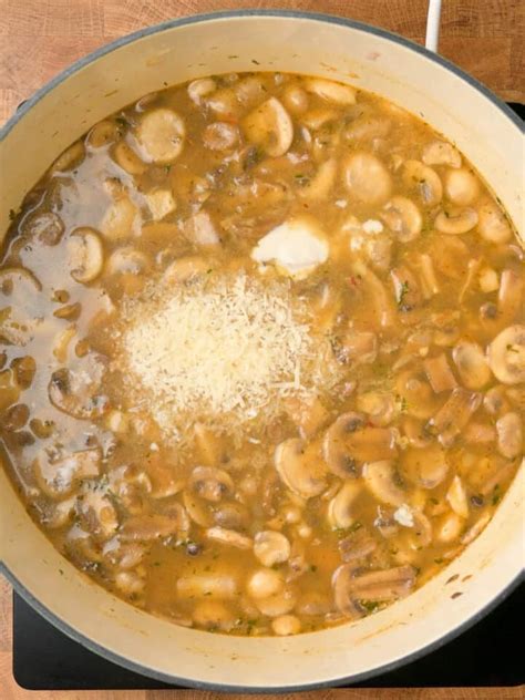 Creamy Mushroom Pasta Soup – Skinny Spatula