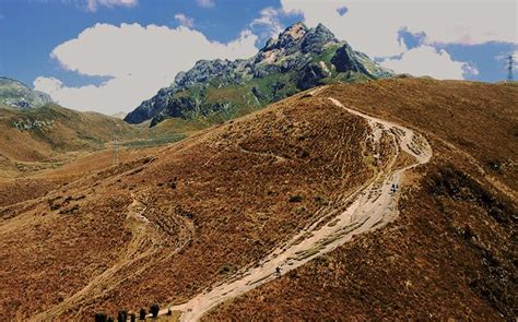 Climbing the Pichincha Volcano in Quito - Ecuador Hop