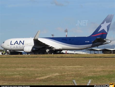 Cc Czz Lan Cargo Boeing F Er Aviacioncr Net