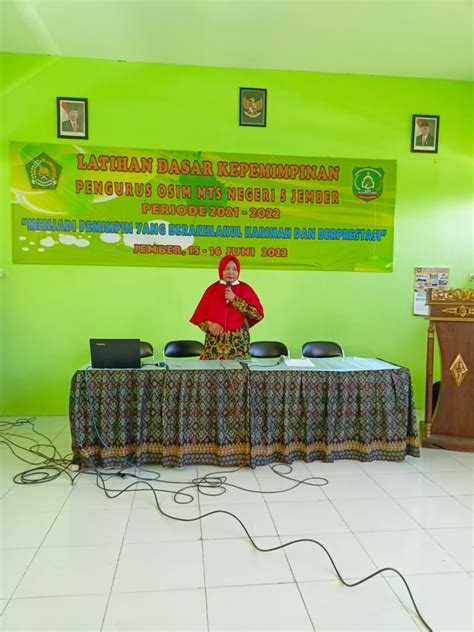 Latihan Dasar Kepemimpinan Pengurus Osim Mts Negeri 5 Jember Mts Negeri 5 Jember