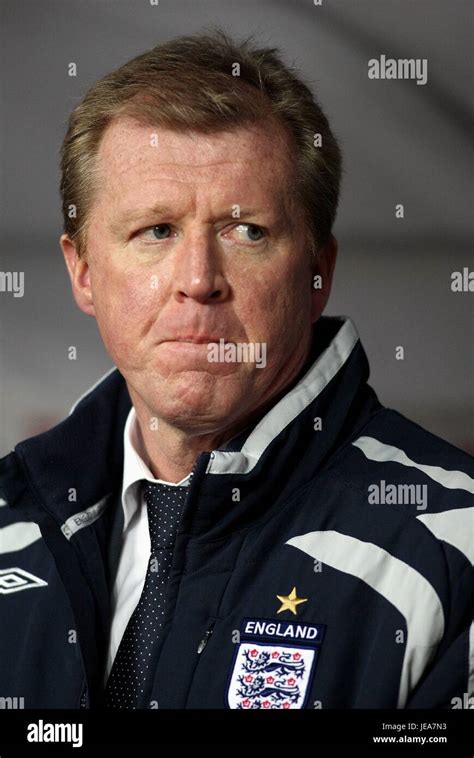 STEVE MCCLAREN ENGLAND MANAGER LUZHNIKI STADIUM MOSCOW RUSSIAN ...