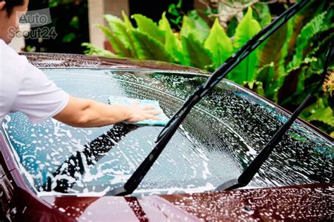 Cómo limpiar los cristales del coche sin dejar rayas Autopresto