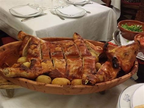 What it's like to eat at Sobrino de Botín, the world's oldest restaurant - Business Insider