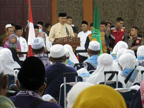 Foto Foto Pj Bupati Heri Wahyudi Sambut Jamaah Haji Batu Bara