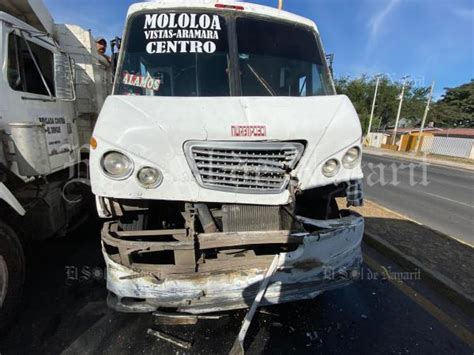 Camión urbano provoca carambola en Av Tecnológico El Sol de Nayarit